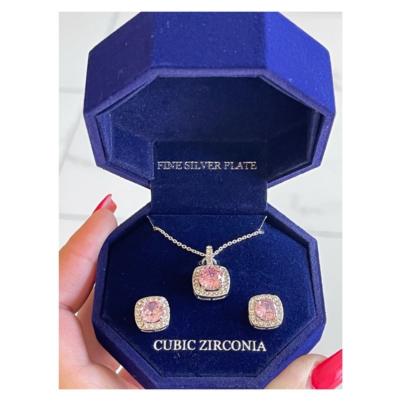 Macys Fine Silver Plate Cubic Zirconia Necklace and Stud Earring Set 18”+3” Ext - Picture 6 of 11